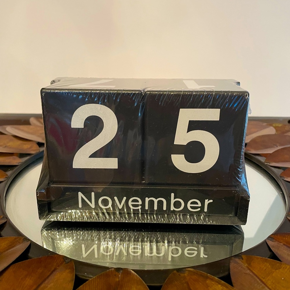 Block perpetual calendar